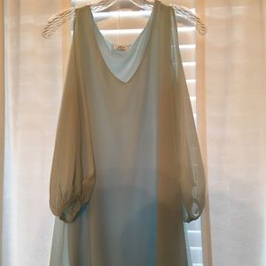 Baby blue peekaboo sleeve tunic